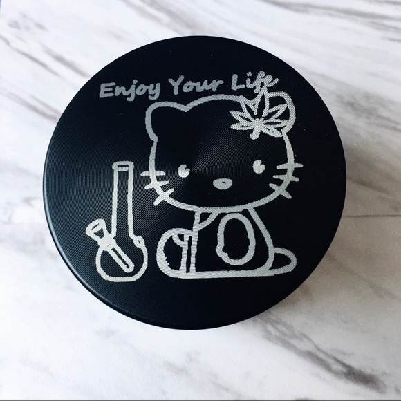 Kitchen grinder hello kitty grinder 2.2” 55mm - Picture 5 of 8